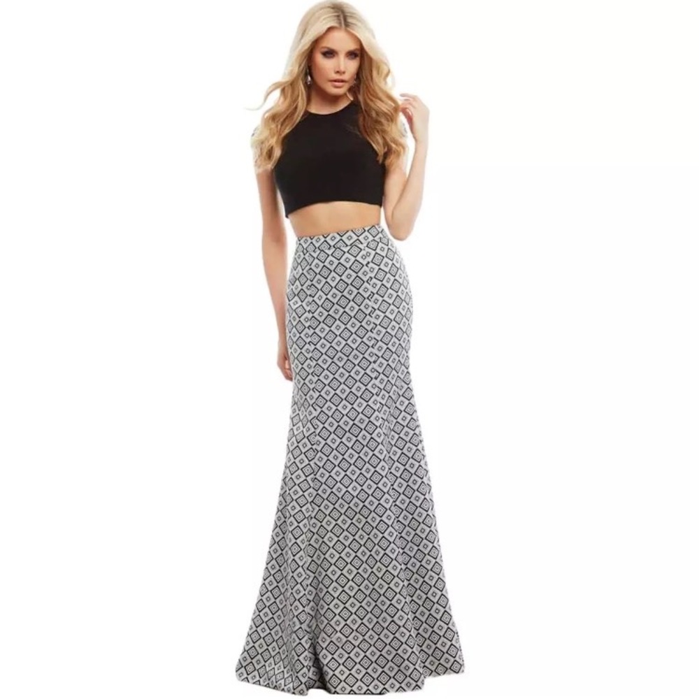 SOLD~Mac Duggal black/white 2 pc prom dress/gown - Picture 2 of 5